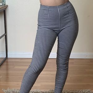 Ankle length checkered pants